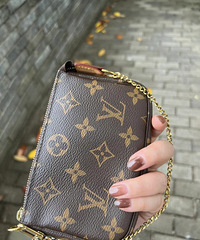 LV小麻将包一年涨一千?这哪里是包?这是理财产品啊