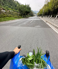 ���龲Ĭ���г��ţ�����+��ˣ����ӵ�ͬʱ����ý�������ʳ