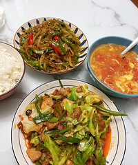 һ���˱�����ڼҵĵ�18�죬ÿ�������Է���׷��ѧϰ��ߣè�޹�