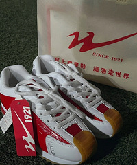 ˭���ǵ�˫��������ӣ���˫��̨Ь��ĺܰٴ��ֺÿ�