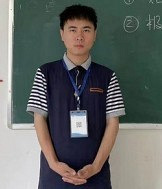 93年硕士学历高校教师征婚,不抽烟喝酒