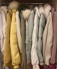 今年冬天再买衣服就剁手!两个衣柜都不够装,你们冬装有多少?