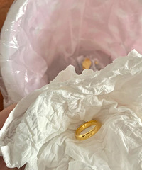 提醒大家!千万不要用纸巾包小东西,我差点把金戒指当垃圾丢了