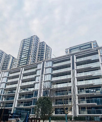 ��ʯ����������Ҽ���󷿵������棬����Ļǽ�Ұ���