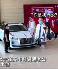 ����Ů��������������飬��ʱż���Ϲ��ϲ�������������β���