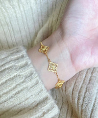 今年选这条黄金手链过冬吧!宫廷风的感觉