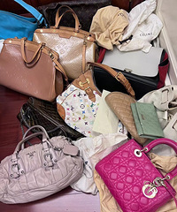 柜子里翻出一堆陈年老包,还有机会再流行回来吗?当初也是真爱过