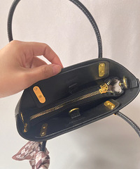 50+背出了富婆的气质! 爱了这只水桶包