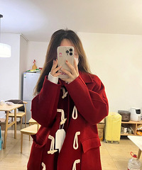 新年战袍红色牛角扣大衣已到,开始期待圣诞和新年