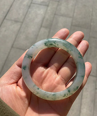 大家帮我看看网上买的翡翠镯子值吗?1.5W拿下,朋友说我赚了