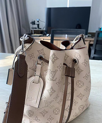 LV也这么不保值吗?3万多买的包包,拿去回收说给我几千块钱