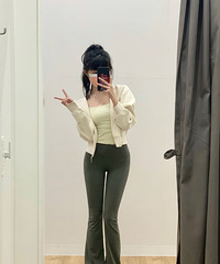 试穿了下传闻中的lulu平替版的微喇瑜伽裤!贴身很舒服!