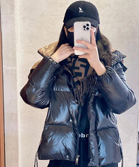 要不是太冷了,我也不会穿Moncler!!