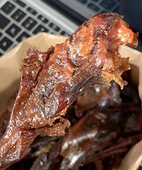 开袋即食的酱板鸭 ! 回购四五次了,真的太太太好吃了