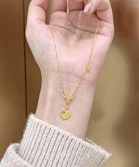 这个黄金的工艺,妥妥的复古风呀,能搭配一百套衣服