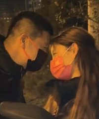 网红痞幼官宣恋情,被嘲像父女