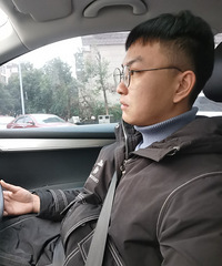 96年179CM的射手座小哥征婚,从事地产销售
