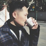 �����ڸ�������Ů����