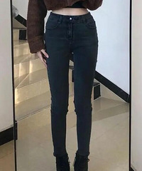 越来越爱宽松衣服了!穿紧身牛仔裤坐一天太难受