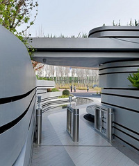 �ֳ�ֱ��´�ý��ǿ����գ������׸�����¥�̱���