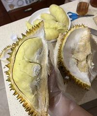 在拼多多上买到报恩榴莲,皮薄肉多!核小!很软糯