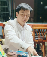 32岁爱爬山会做饭的高收入作家哥子征婚,希望对方喜欢文学