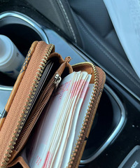 几年没用的废卡包,竟然有这么多毛爷爷!跟白捡的一样,好开心