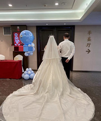 完整了,我们在7月份办了婚礼!祝大家在新的一年里都能收获爱情