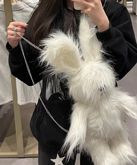 能劝一个是一个!UR被抢疯的这个新款兔子包,不仅实物丑还掉毛