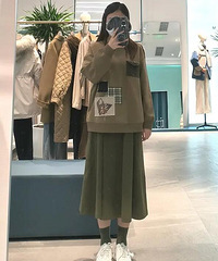 被实体店欺骗的购物,1200买了一套卫衣半裙