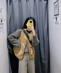 优衣库的裤子真的很绝,这条买了好多年,还是好穿也百搭