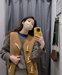 优衣库的裤子真的很绝,这条买了好多年,还是好穿也百搭