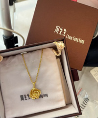 给妈妈买的周生生的幸福花,实物到手也太好看了!