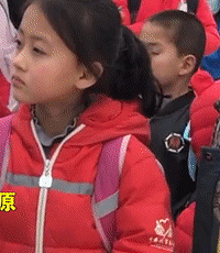 7岁“微笑女孩”凭高颜值爆红