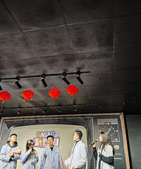 单身男女春节实录,顺利休了年假回重庆,一个人吃了火锅看灯光秀