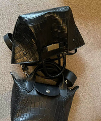 买包一定记得看尺寸,我以为买了个大tote包,收到傻眼了