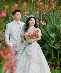 被朋友安利的婚纱照,效果比预期还要棒,小清新和俏皮都齐全了