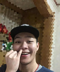 93年177CM不抽烟不喝酒的小哥征婚,希望对方90~97年