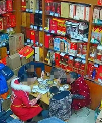 网传母亲教育孩子被气死,系孩子矛盾引发家长争执