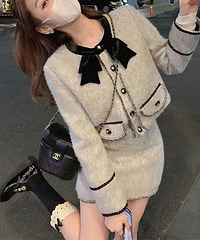 说实话,大家真心觉得小香风套装好看吗?我个人觉得很不实用
