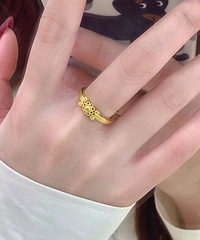 谁能拒绝周大福传承的新品戒指呢!敦煌系列好精致,小众不撞款