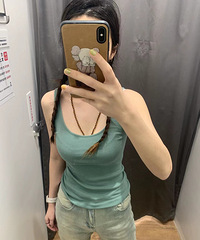 吹爆优衣库的背心,非常好穿而且还很显身材