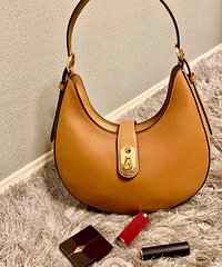 �����˵�ɣ�����°����ϰ�ͳ����涼�ʺϣ����Ǻܰٴ��