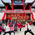 带娃参观川剧博物馆
