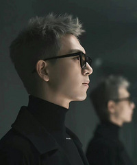 �ŷ�Ů�ǵ�ǰ���ѱ�������