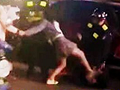 男子被女友踢下体