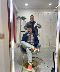 一个人也要好好生活:一群半老中年人屋顶烧烤,我还是孤家寡人