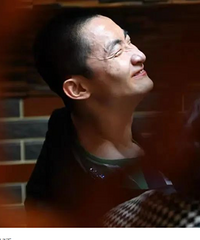 脑瘫男孩即将博士毕业