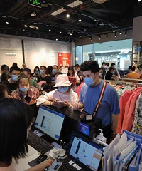 ������������˹���棬��צ1������ڹ��ᣬЬ�Ӳ���50��