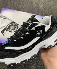 ����һ��˹����ؼң�Ů����������Ь